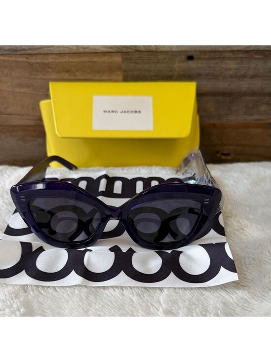 Marc Jacobs Accessories - Marc Jacob’s The Sunglasses in Purple New With the Case